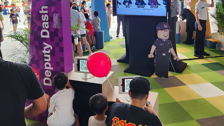 Children immersed in the MATA-verse experience.