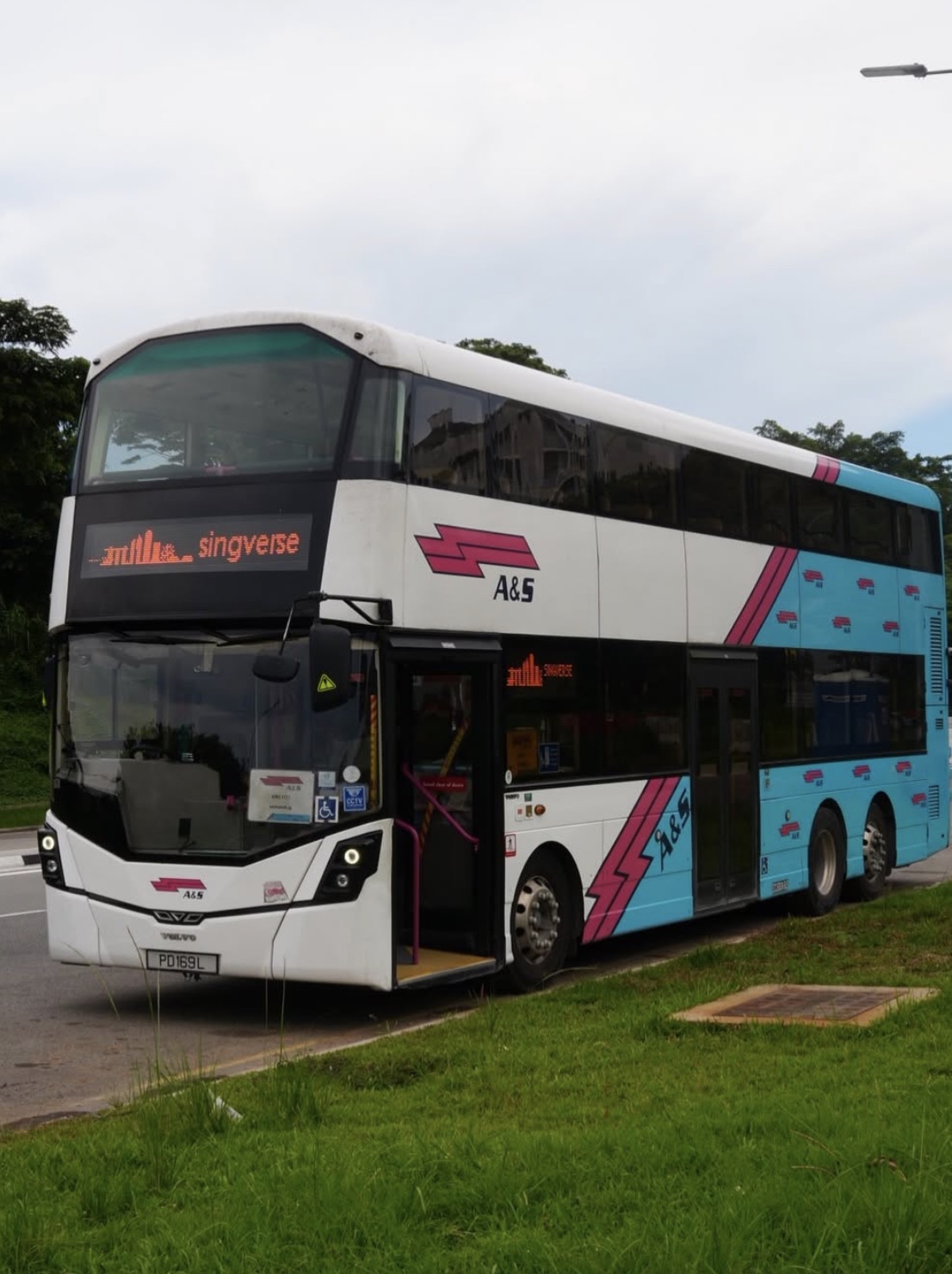 Real A&S bus with Singverse livery