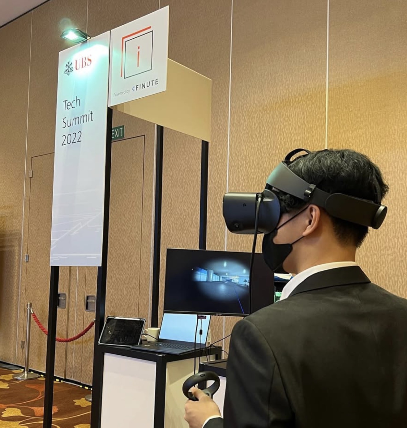 VR demo at UBS Tech Summit 2022
